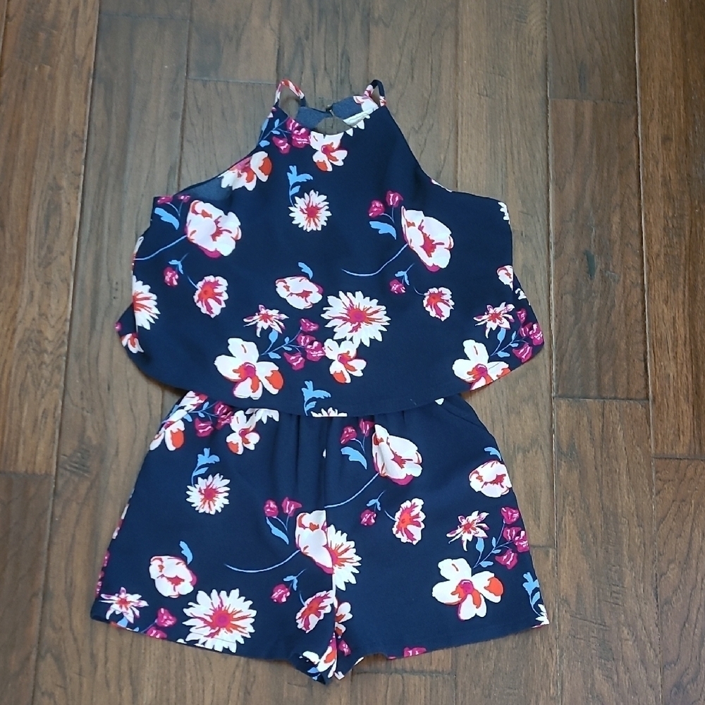 Mudpie women's halter style floral romper size Small